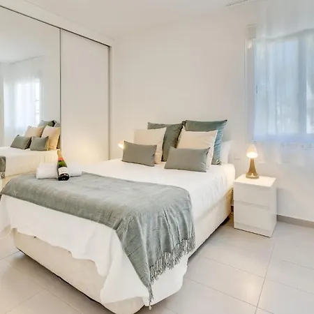 Cozy Pearl In Puerto Banus Marbella