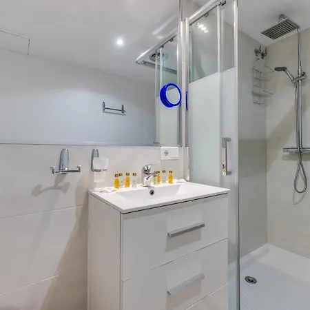 Cozy Pearl In Puerto Banus Marbella