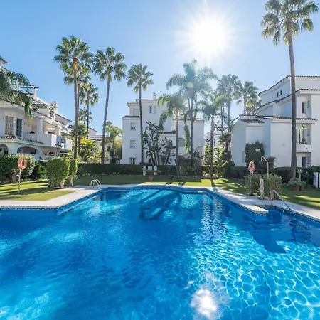 Cozy Pearl In Puerto Banus *