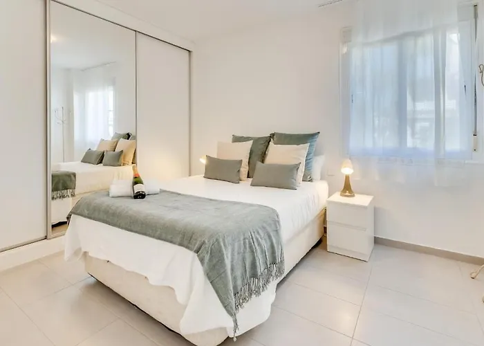 Cozy Pearl In Puerto Banus Marbella