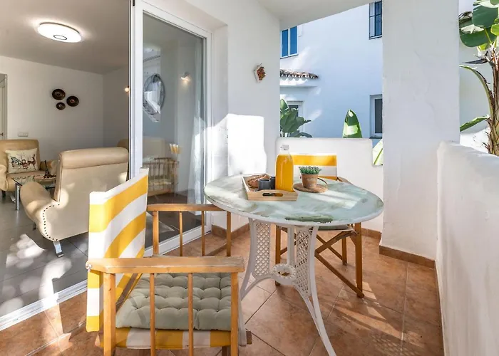 Cozy Pearl In Puerto Banus Marbella