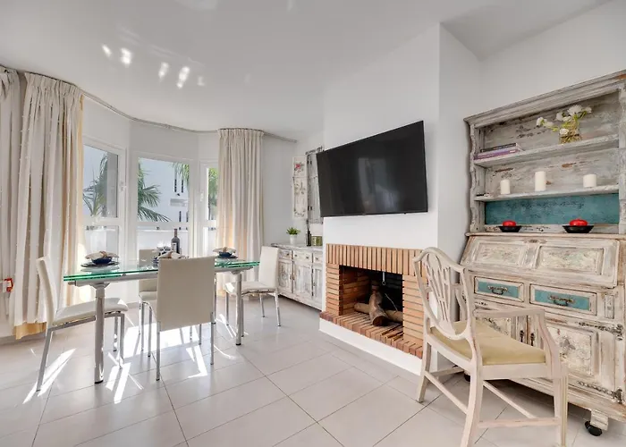 Cozy Pearl In Puerto Banus