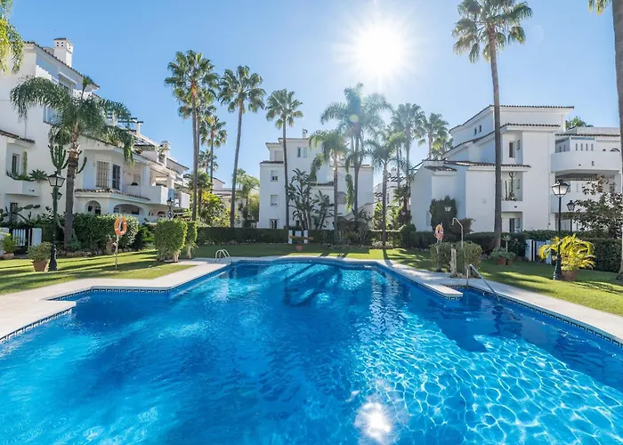 Cozy Pearl In Puerto Banus *