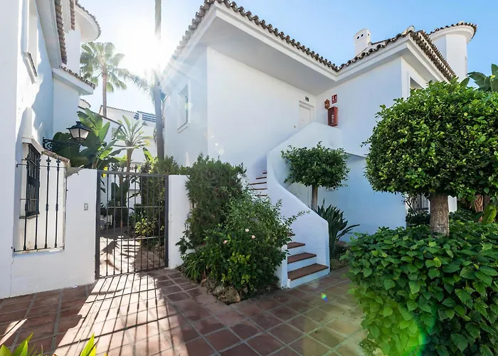 Cozy Pearl In Puerto Banus