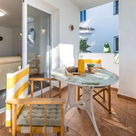 Cozy Pearl In Puerto Banus Marbella