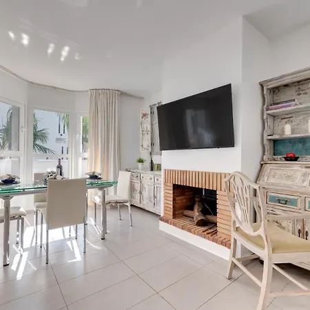 Cozy Pearl In Puerto Banus