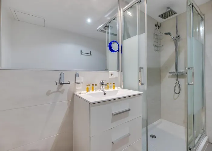 Cozy Pearl In Puerto Banus Marbella